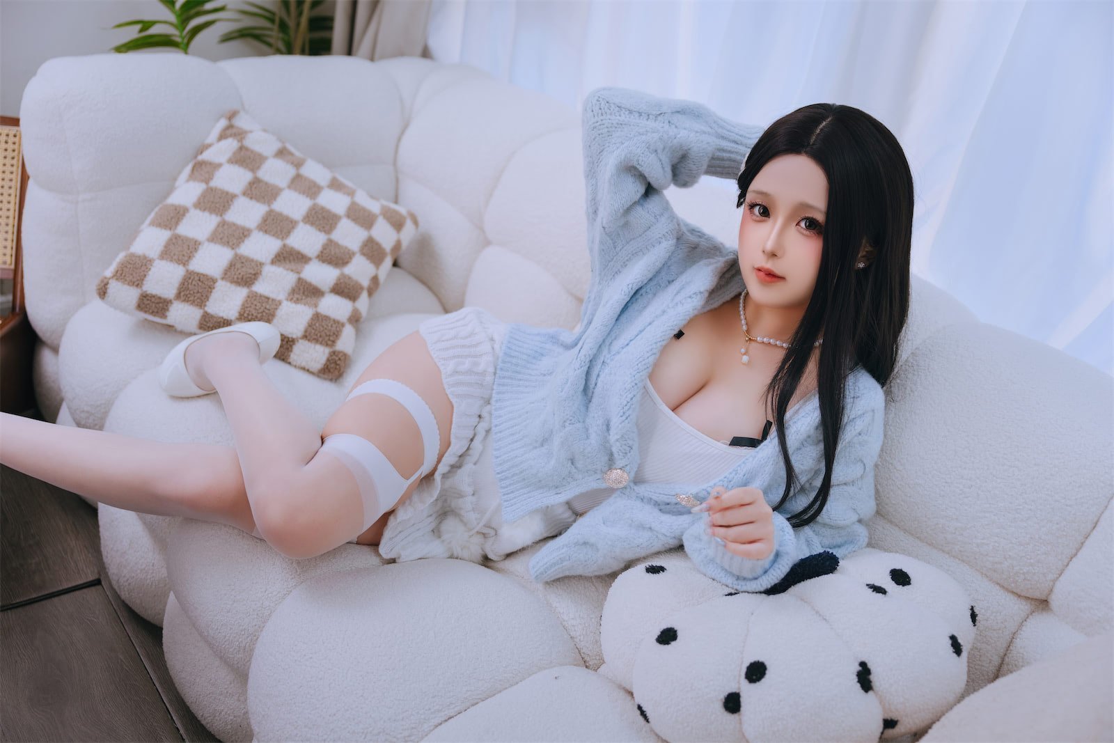 日奈娇 与学姐约会