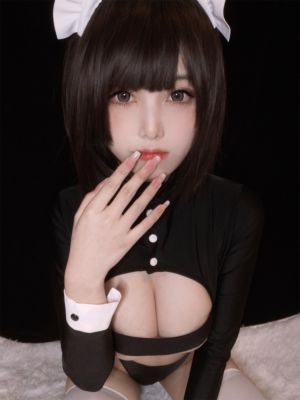 蜜汁猫裘 歪萌高叉女仆自拍