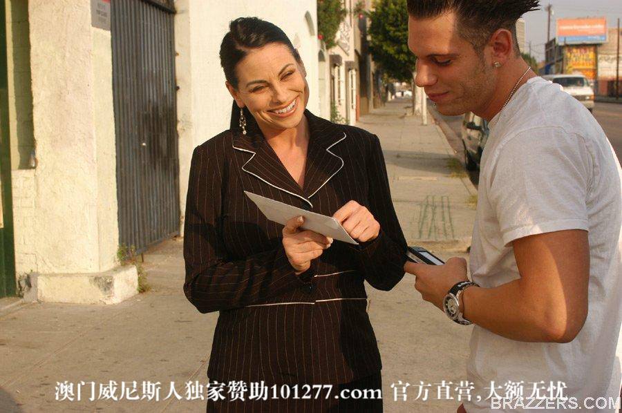 女教师单独辅导学生【16P】