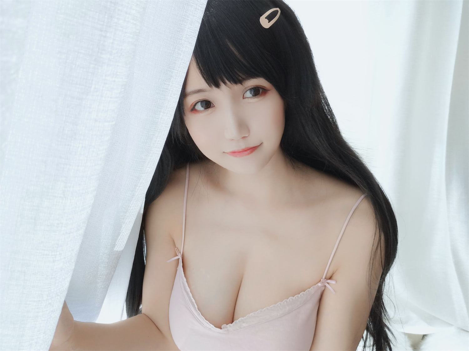 小仓千代w 粉色吊带